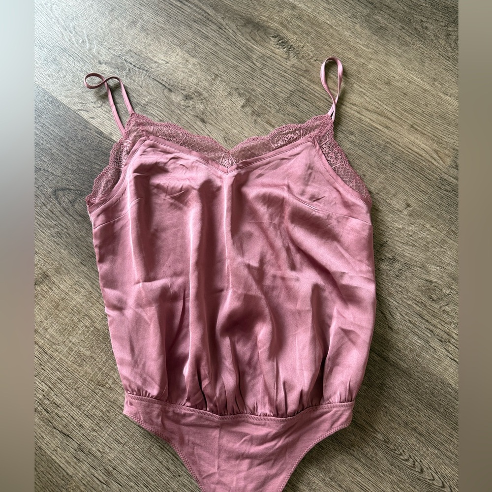 Abercrombie & Fitch Mauve Lace Cami